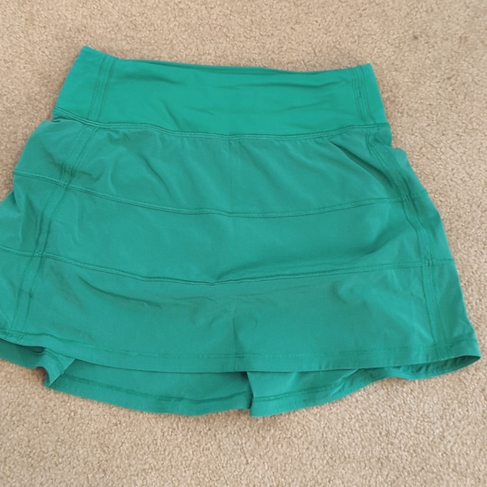 Lululemon skirt.